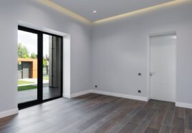 Ściana, która chłodzi bez klimatyzacji: tynk PCM w salonie i sypialni (DIY, koszty, efekty)