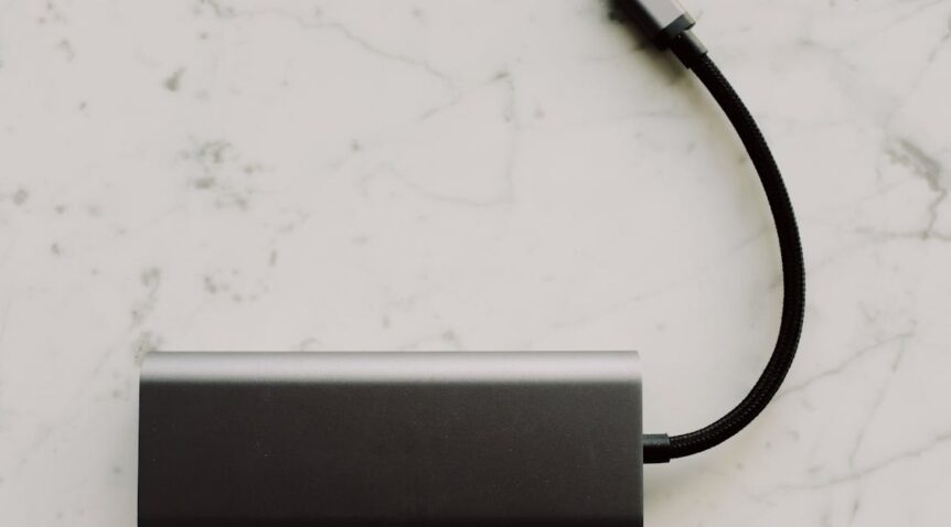 Kuchnia bez gniazdek: 48 V DC w listwach meblowych i magnetyczne akcesoria – bezpieczne, modułowe i energooszczędne